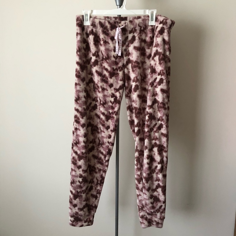 3/$20 Danskin Pink Camo Fluffy Joggers (L)
